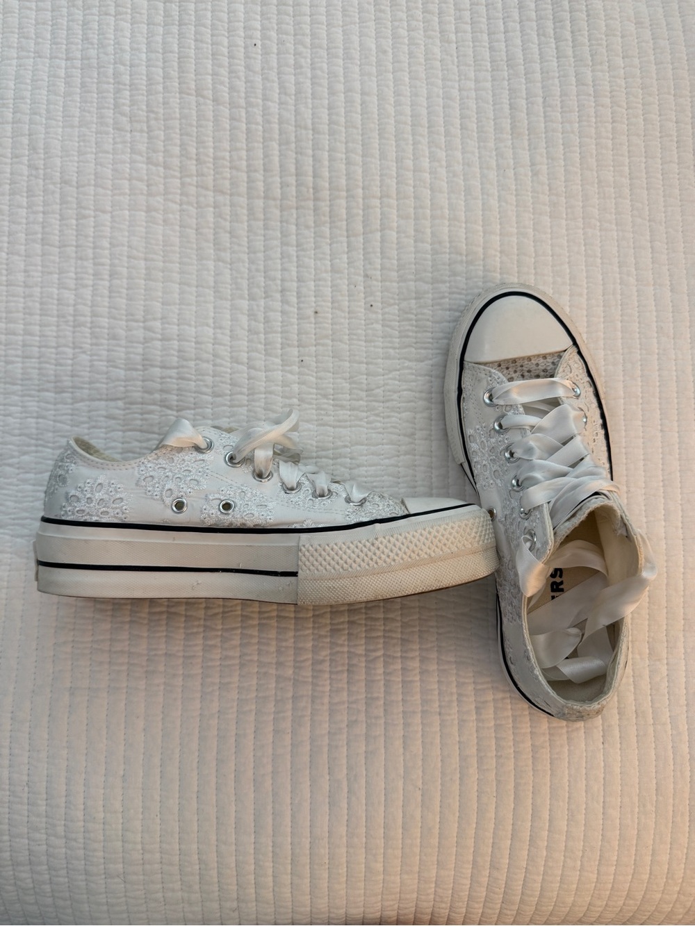 Converse White Low-Top Lace-Up Sneakers with Ribbon Laces